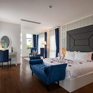 Victor Suite Balcony